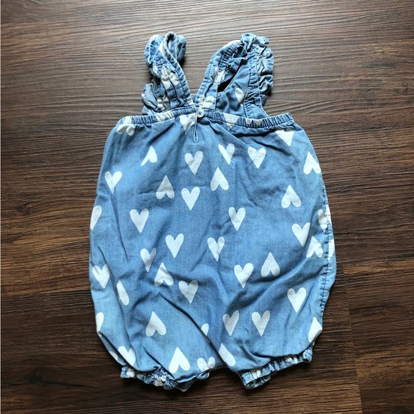 Carter's Blue Jean Jumper Romper w/ Hearts Baby Girl size 6 months | LIKE NEW - Picture 7 of 9
